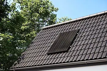 Yuma-Roof-400-Solarmodule-auf-Hausdach-Schraegdach-Gartenhaus Balkonkraftwerk Ziegeldach 400 W Balkonkraftwerk für Gartenhaus