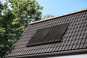 Yuma-Roof-630-Solarmodule-auf-Hausdach-Schraegdach-Gartenhaus Balkonkraftwerk