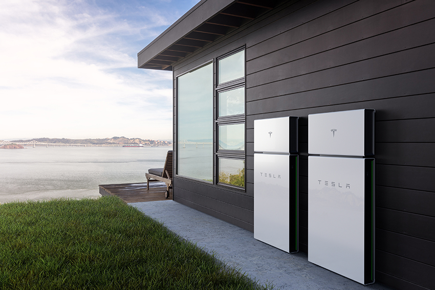 Tesla Powerwall Plus als Hausspeicher zur Stromversorgung des Hauses in Kombination mit Photovoltaik